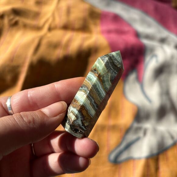 Banded Calcite Striped Crystal Point small crystal healing energy - Picture 1 of 5
